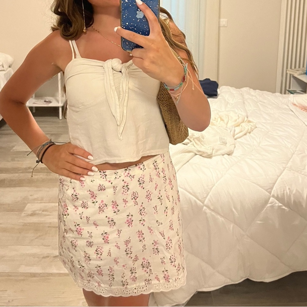 Forever 21 White and Pink Skater Mini Skirt